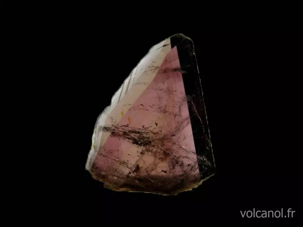 Axinite du massif de l'oisans (Dauphin�, France) de qualit� gemme, vue g�n�rale montrant un pl�ochro�sme brun (1 x 1.3 cm)