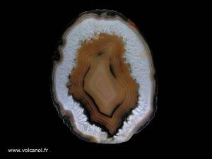 Agates en tranche (provenances diverses)