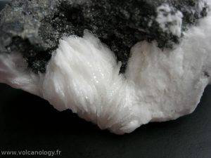 Barytine sur blende de Saint-Laurent-Le-Minier (Gard 30)