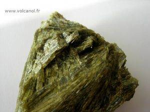 Epidote du Col de la Croix de Fer en Savoie (France)