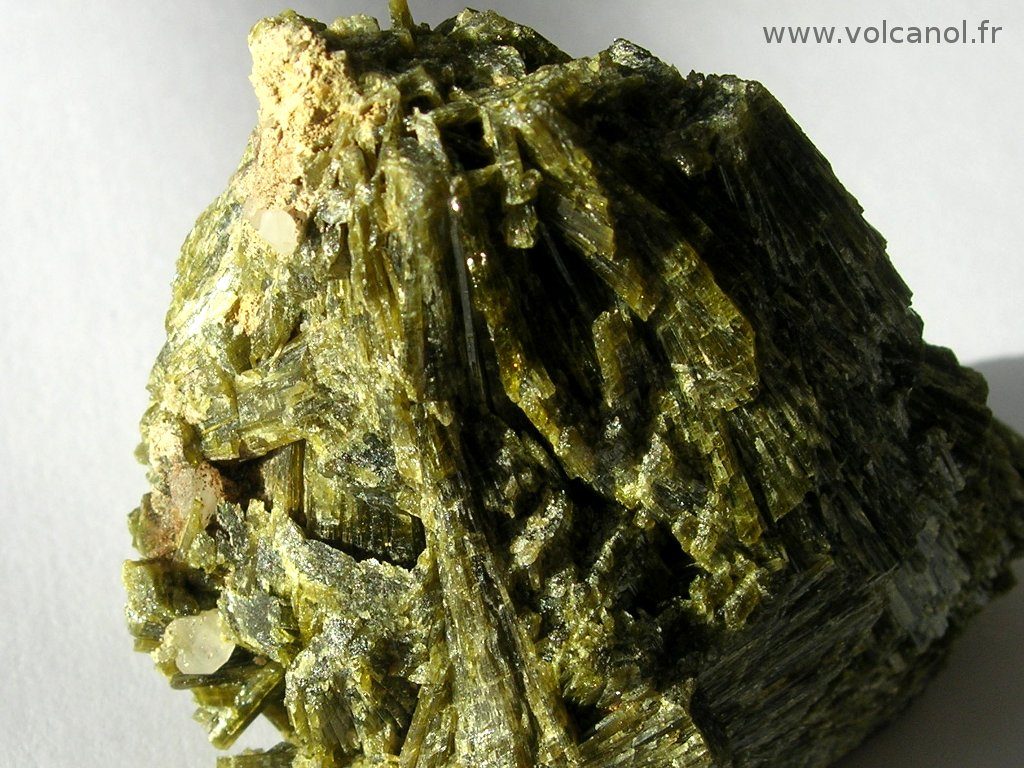 Epidote du Col de la Croix de Fer en Savoie (France)
