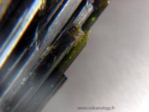 Epidote associée à de l'andradite (provenance inconnue)