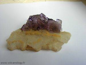 Fluorine violette sur barytine de Musquiz (Mexique)