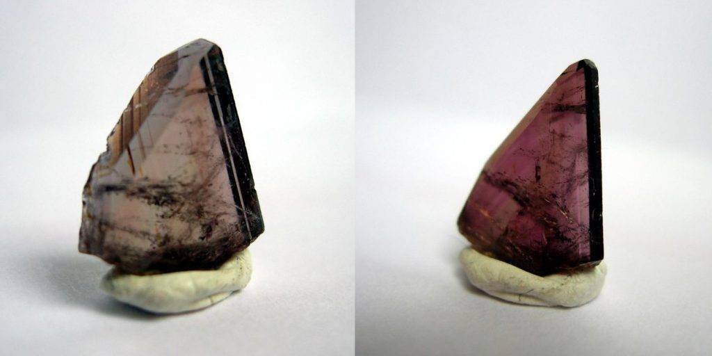 Exemple en image du pléochroïsme du marron au violet d'une axinite de l'Oisans.