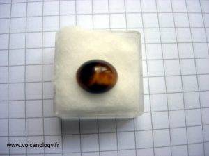Oeil de tigre taillé en cabochon (Provenance inconnue)