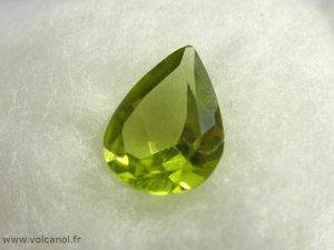Péridot taillé en goutte - Olivine (Provenance inconnue)