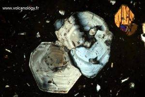 Plagioclases (vu au microscope polarisant)
