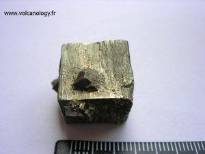 Pyrite en cubes maclée (Espagne)