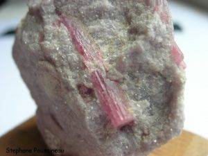 Rubellite (variété de tourmaline rouge, elbaïte - Brésil)