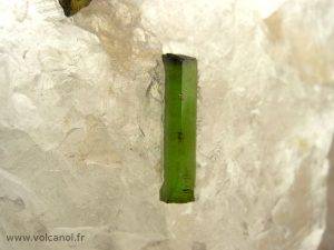 Verdelite (tourmaline verte variété Elbaite) sur quartz - Minas Gerais Brésil