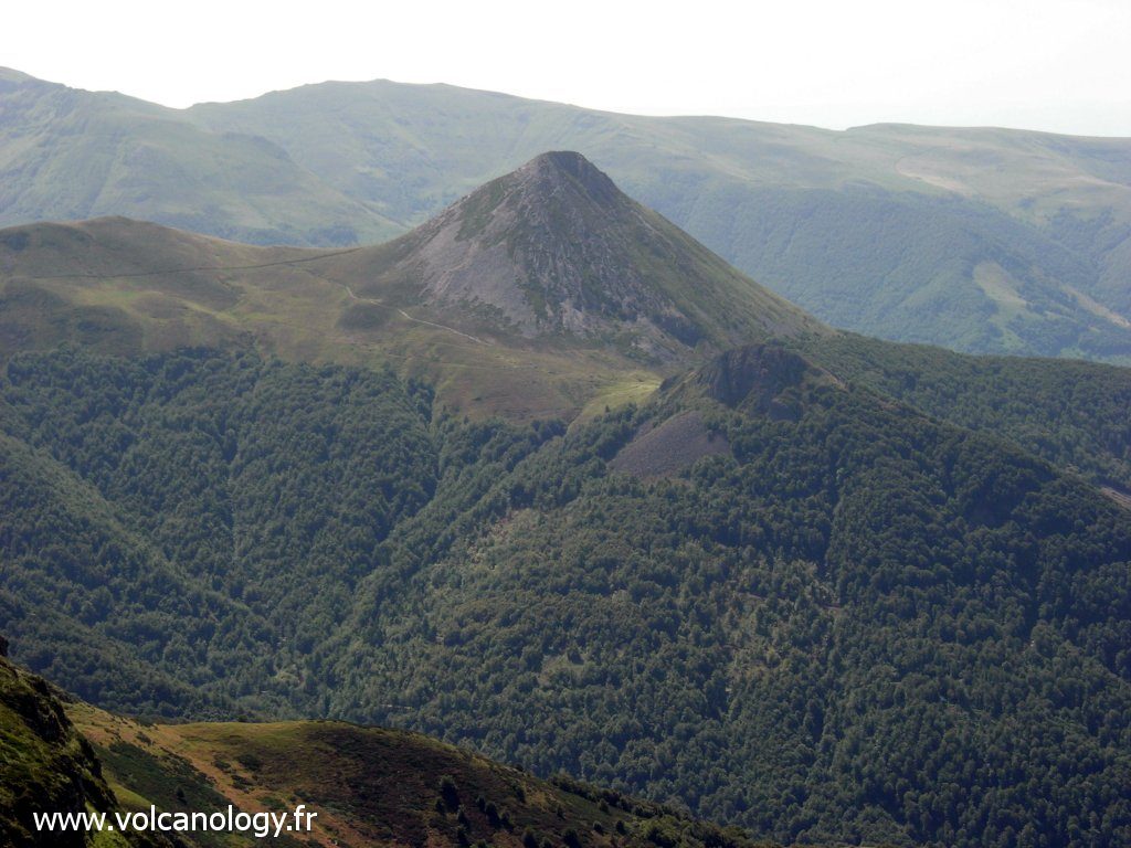Le Puy Griou (Cantal) - dôme de phonolite