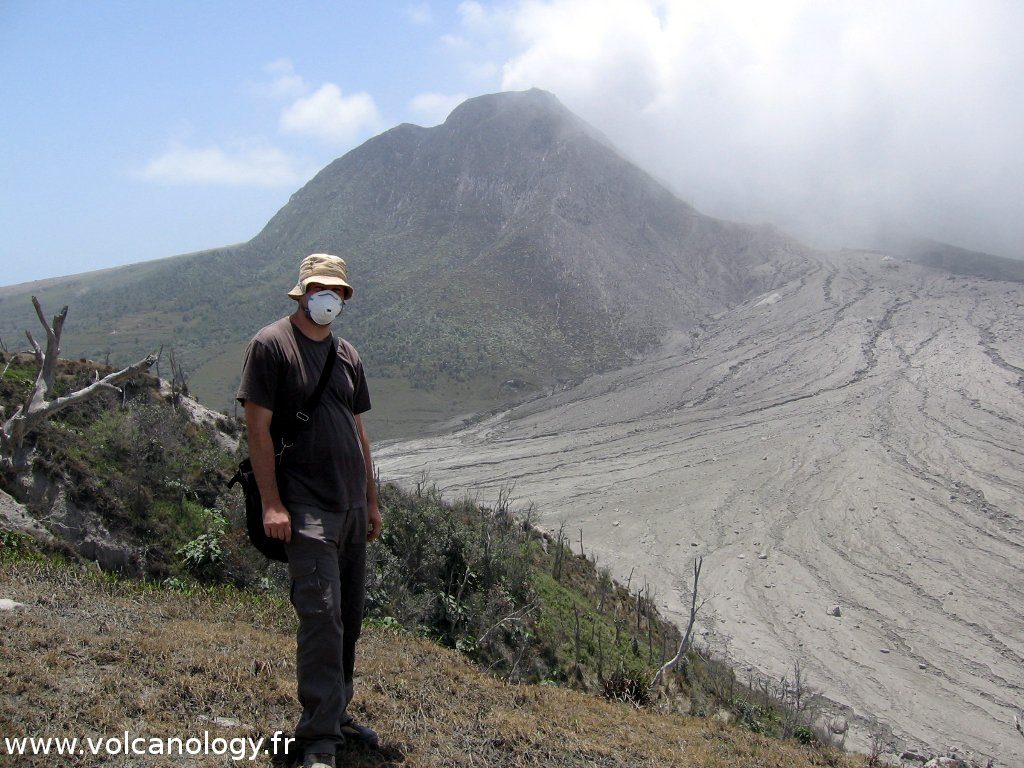 Moi et le volcan de Soufrière Hills de Montserrat (Antilles anglaises)