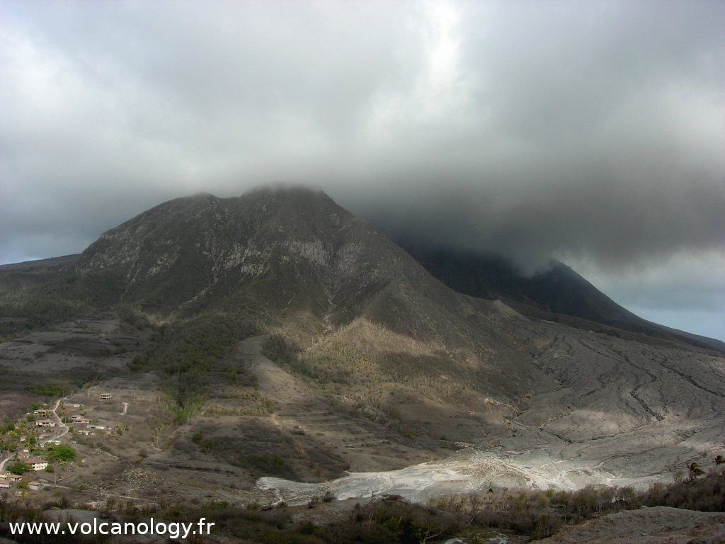 Le volcan de Soufrière Hills de Montserrat (Antilles anglaises)