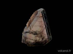 Axinite du Dauphiné dans le massif de l’Oisans (France) de qualité gemme