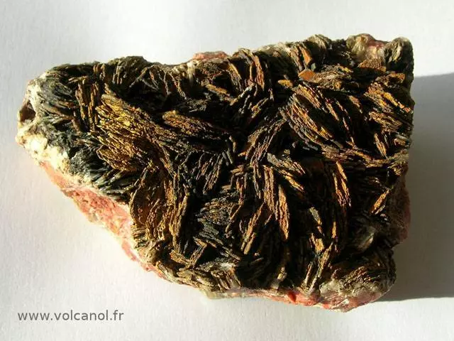 Barytine crétée de Voltennes dans le Morvan (France)