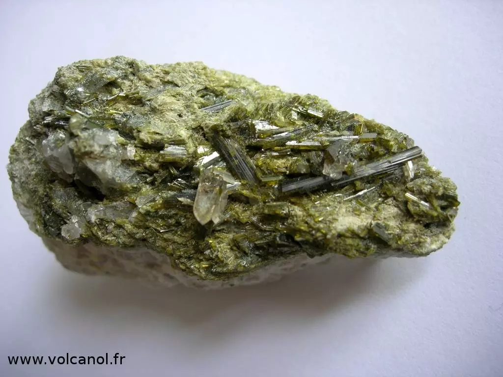 Epidote et quartz du Col du Gladon (38)