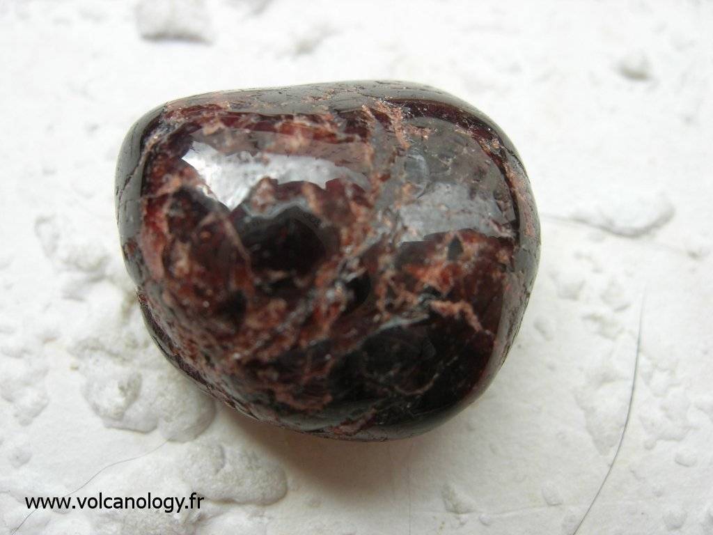 Grenat Almandin roulé (Provenance inconnue)