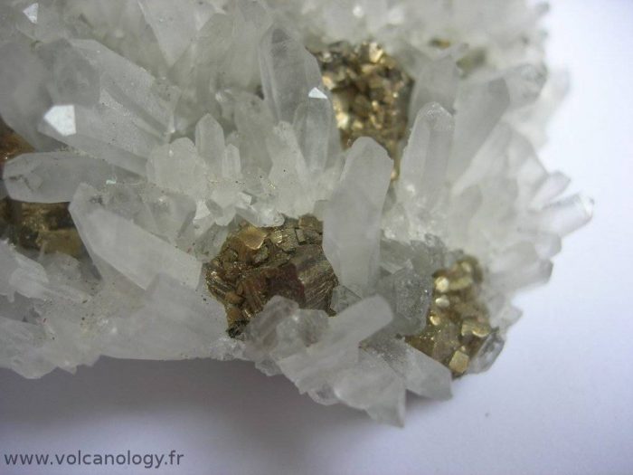 Pyrite sur quartz de Cavnic en Roumanie