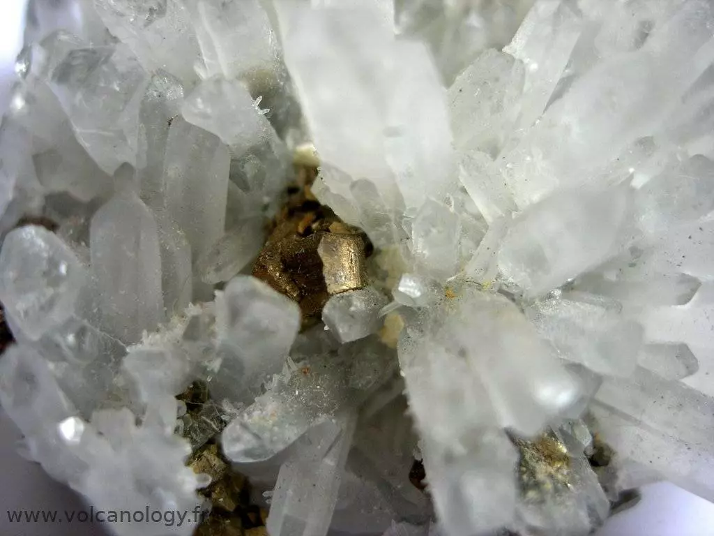 Pyrite sur quartz de Cavnic en Roumanie