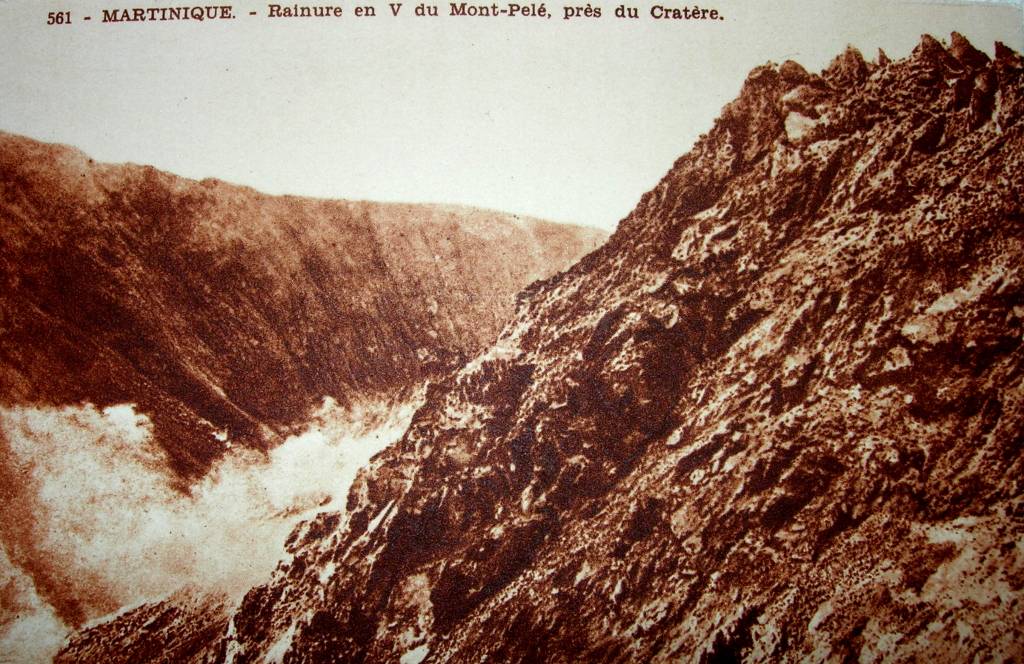 Rainure en V du Mont-Pelée près du Cratère