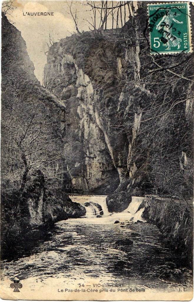 Le Pas de la Cère pris du pont de Bois - Vic-sur-Cère