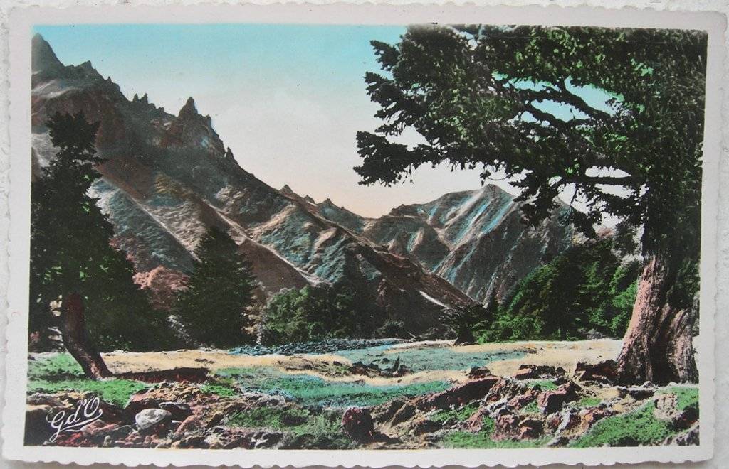  Vallée d'Enfer au pied du Sancy en Auvergne